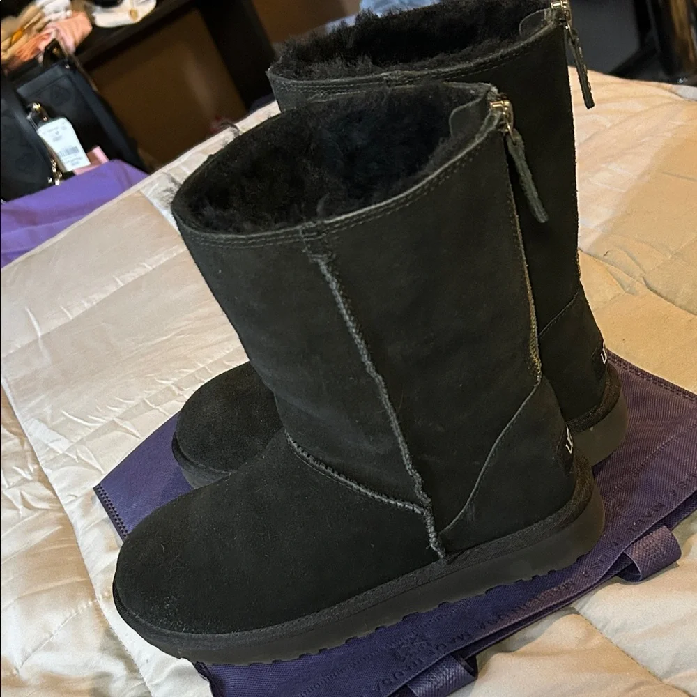 UGG Black Boots with Fur Trim and Zipper - Picture 4 of 6